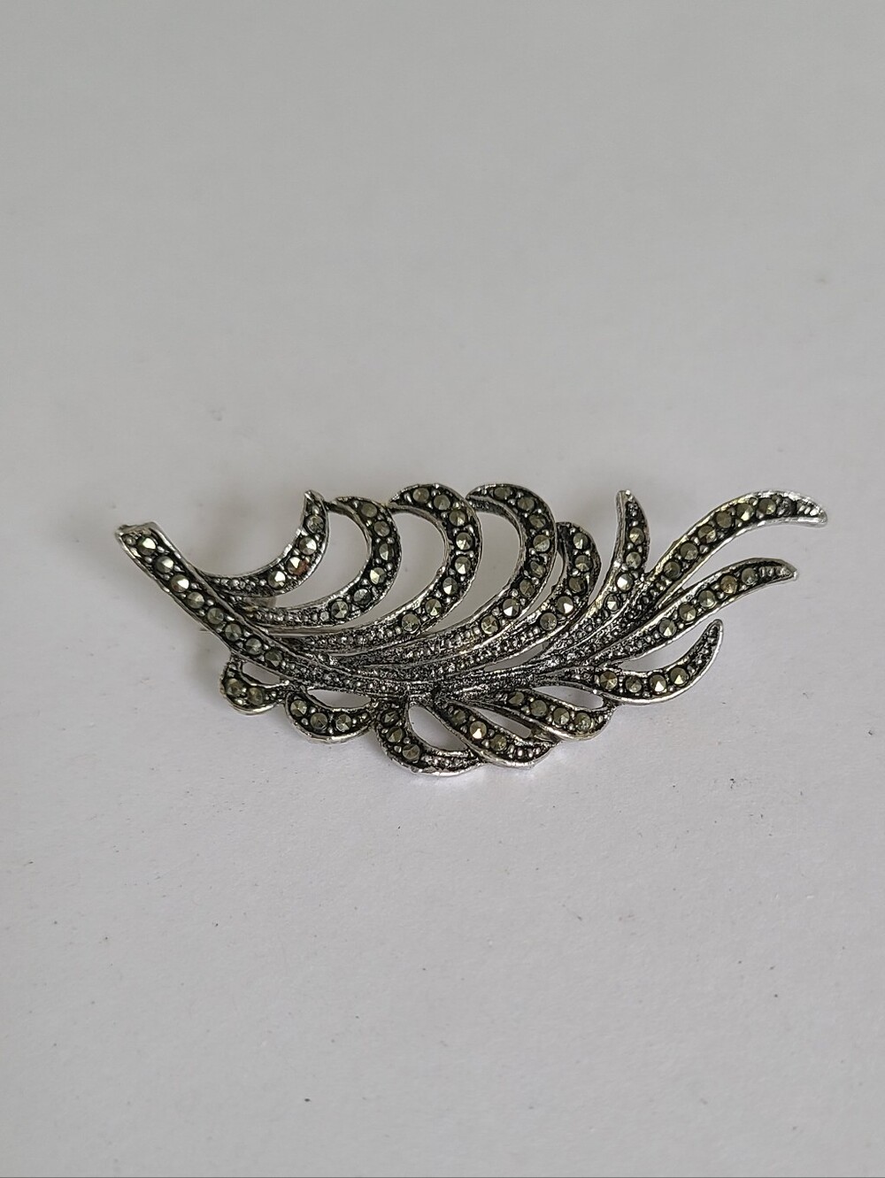 Vintage Silver Tone Art Nouveau Marcasite Crystal Feather Brooch Pin
